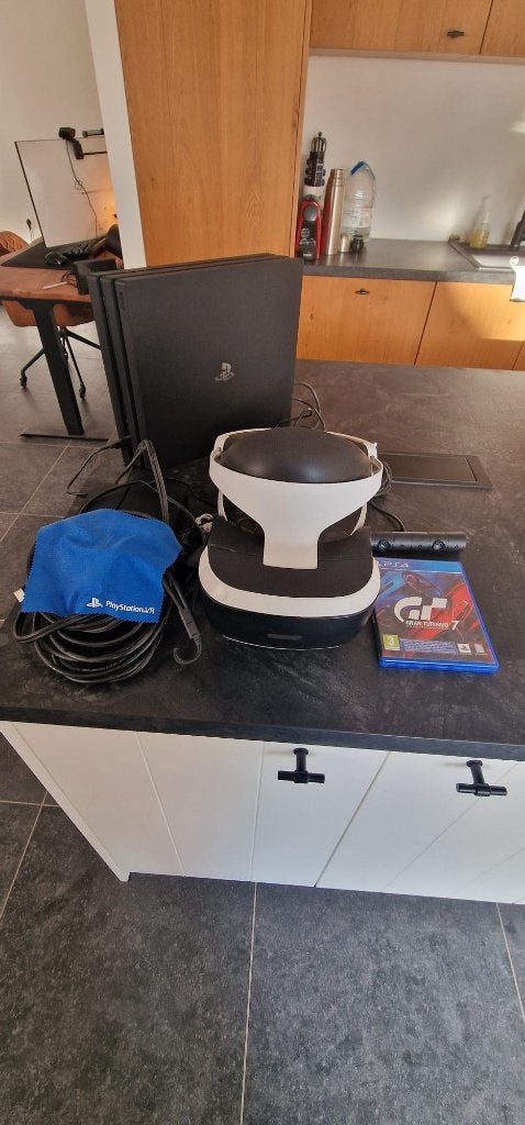PS4 Pro 1TB + PS4 500GB + Gran Turismo 7 - koopje, Games en Spelcomputers, Spelcomputers | Sony PlayStation 4, Ophalen, Zo goed als nieuw