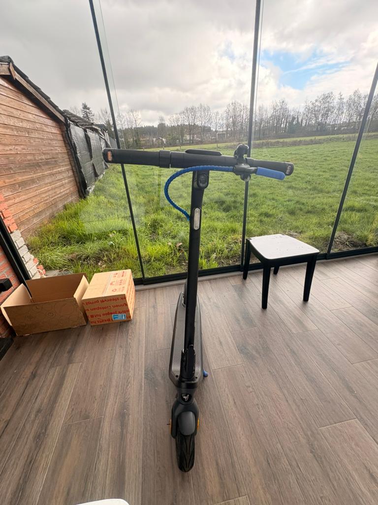 Ninebot e2 pro, Fietsen en Brommers, Steps, Ophalen, Gebruikt, Elektrische step (E-scooter)
