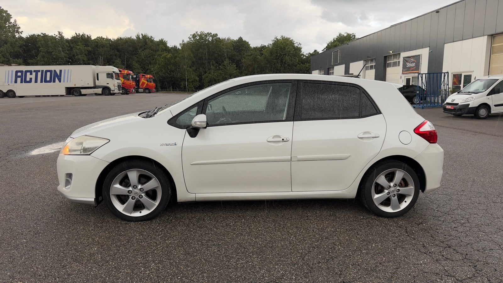 Toyota Auris 1.8 VVT-i Benzine HYBRIDE Automaat  Executive, Auto's, Automaat, Testrit aan huis, Stof, 4 cilinders