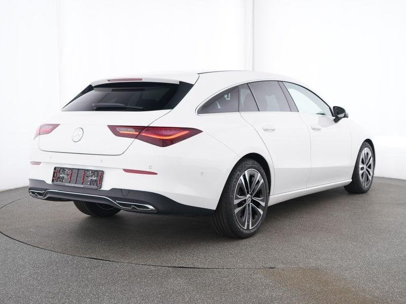 Mercedes-Benz CLA-Klasse 180 Shooting Brake Luxury Line | Me, Auto's, CLA, Stof, Gebruikt, 4 cilinders