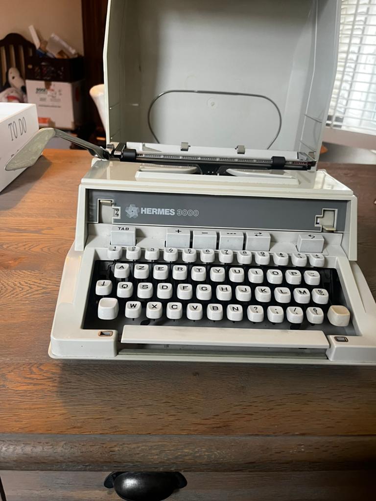Orginele draagbare Typmachine Hermes 3000 nette vintage, Diversen, Typemachines, Ophalen, Gebruikt