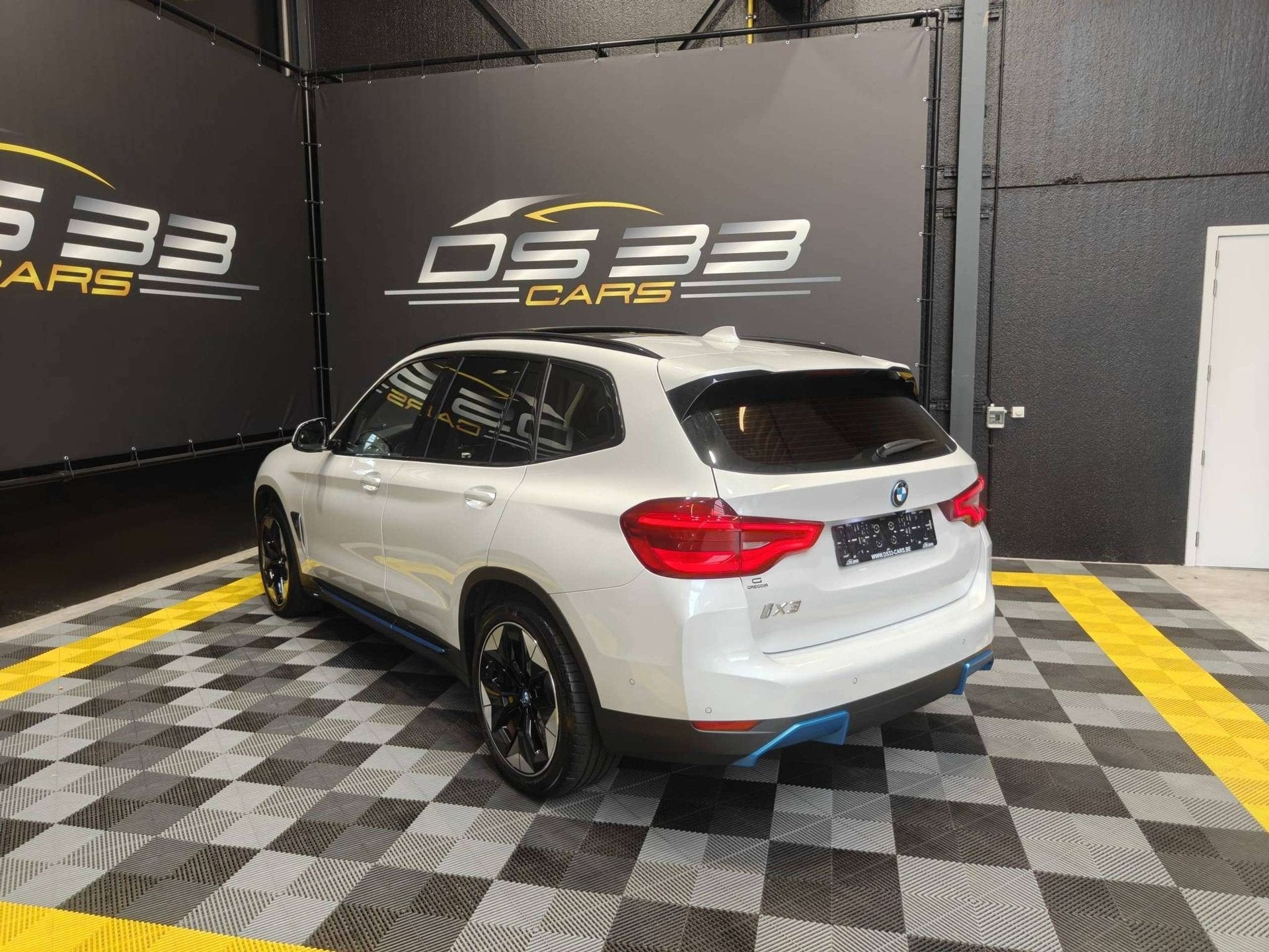 BMW iX3 80 kWh Pano/LED/Harman/20"/DodeHoek/Keyless/MemoryLe, Achat, Euro 6, Entreprise, Alarme