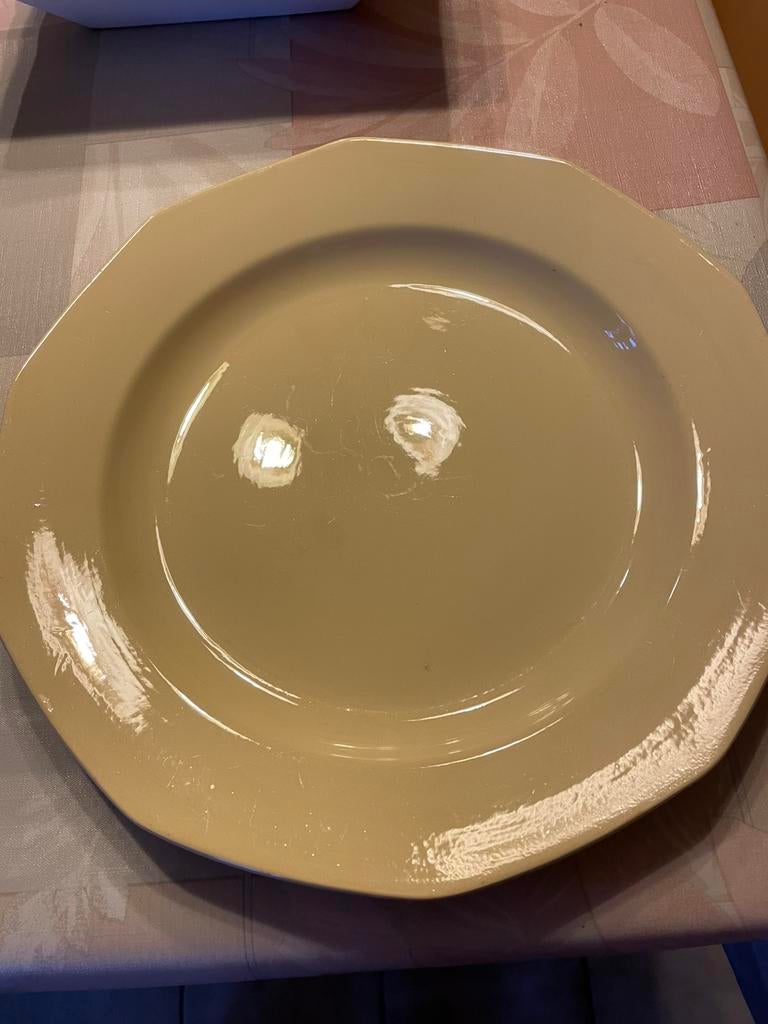 Ancienne grande assiette, Enlèvement