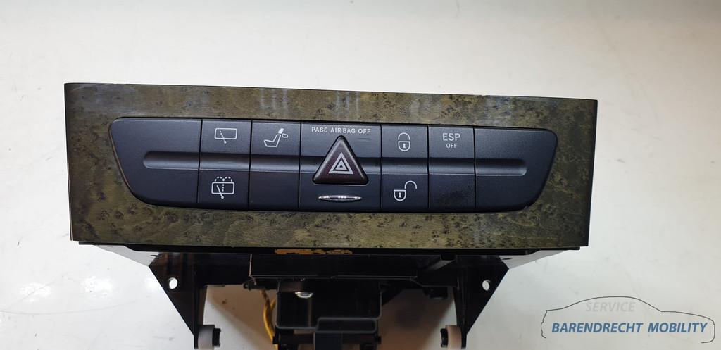 CD wisselaar W211 E Klasse Mercedes CLS W219 A2116800552 ori, Auto-onderdelen, Gebruikt, Mercedes-Benz AG, Mercedes-Benz, Mercedesstrasse 120
70372  Stuttgart, DE