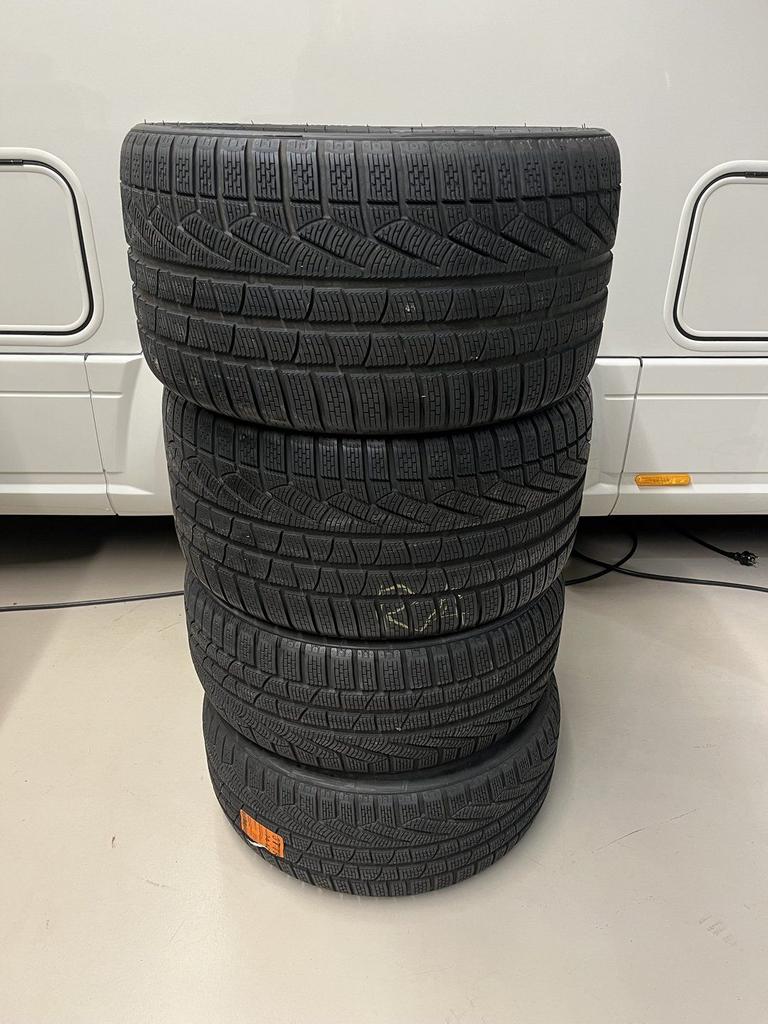 S 4x Pirelli Sottozero Winter Porsche 245-35-20 91v / 295-30, Auto-onderdelen, Banden en Velgen, Band(en), 20 inch, 295 mm, Personenwagen