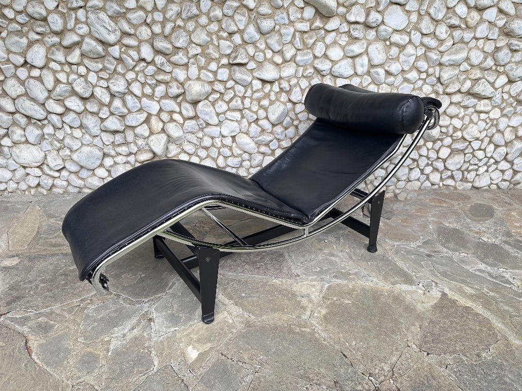 LC4 loungestoel in Le Corbusier stijl zwart leder, Ophalen