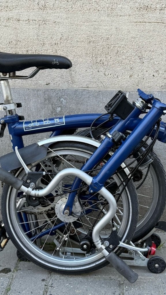 Brompton bleu M6R dynamo son full puissance 6 vitesses, Vélos & Vélomoteurs, Vitesses, Frein sur jante, Brompton, Comme neuf