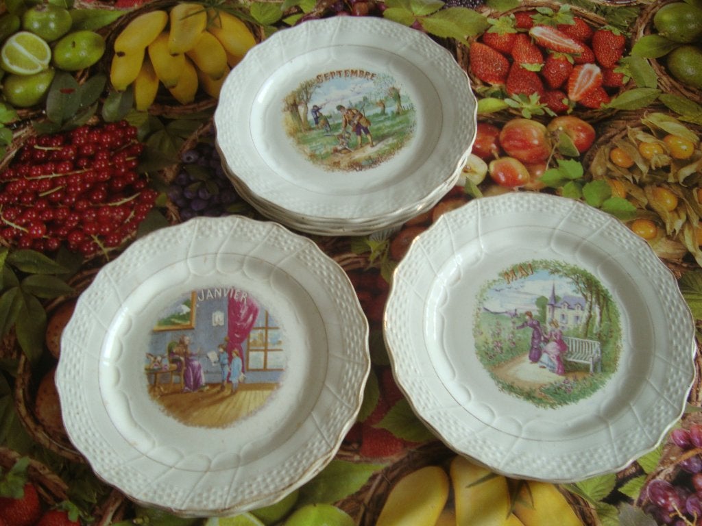12 Dessertborden met een tafereel van elke maand., Ophalen