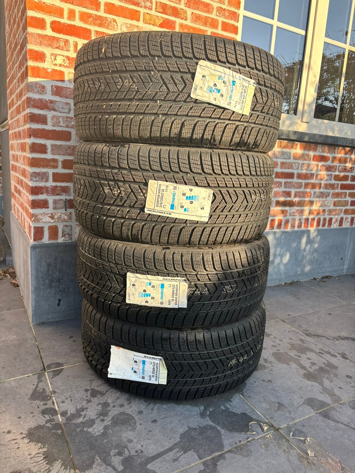 4 pneus d'hiver Pirelli neufs, Autos : Pièces & Accessoires, Neuf, Pneus hiver, Autres dimensions, Pneu(s)