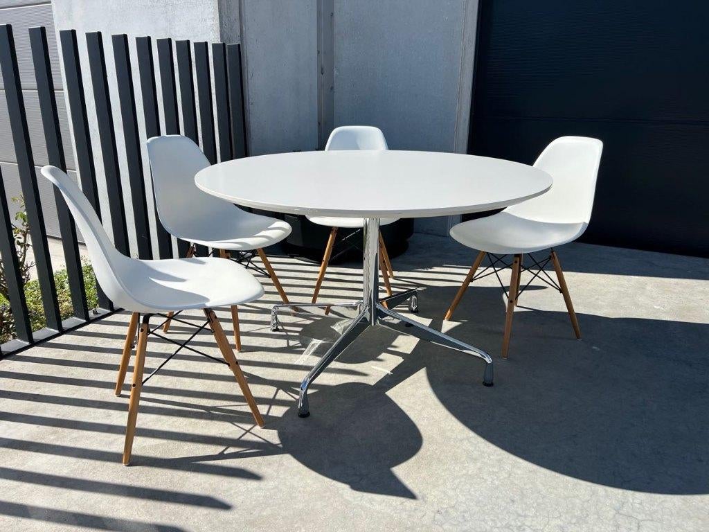 TABLE SEGMENTÉE VITRA EAMES, 120 CM, 2, Métal, 100 à 150 cm, Quatre personnes, Design
