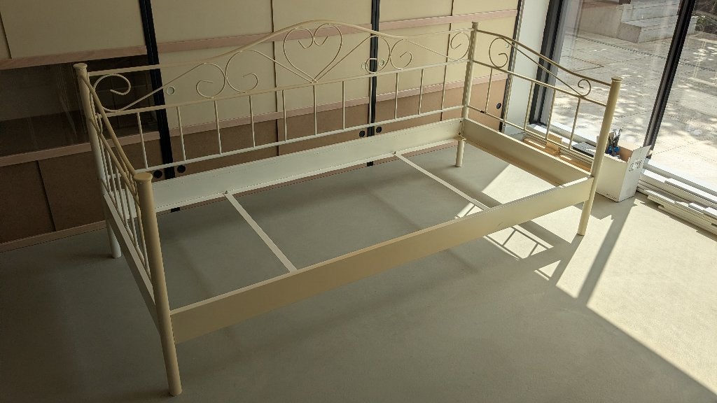 Metalen bedbank, Maison & Meubles, Chambre à coucher | Lits, Utilisé, Une personne, 90 cm, 200 cm, Métal, Blanc, Enlèvement