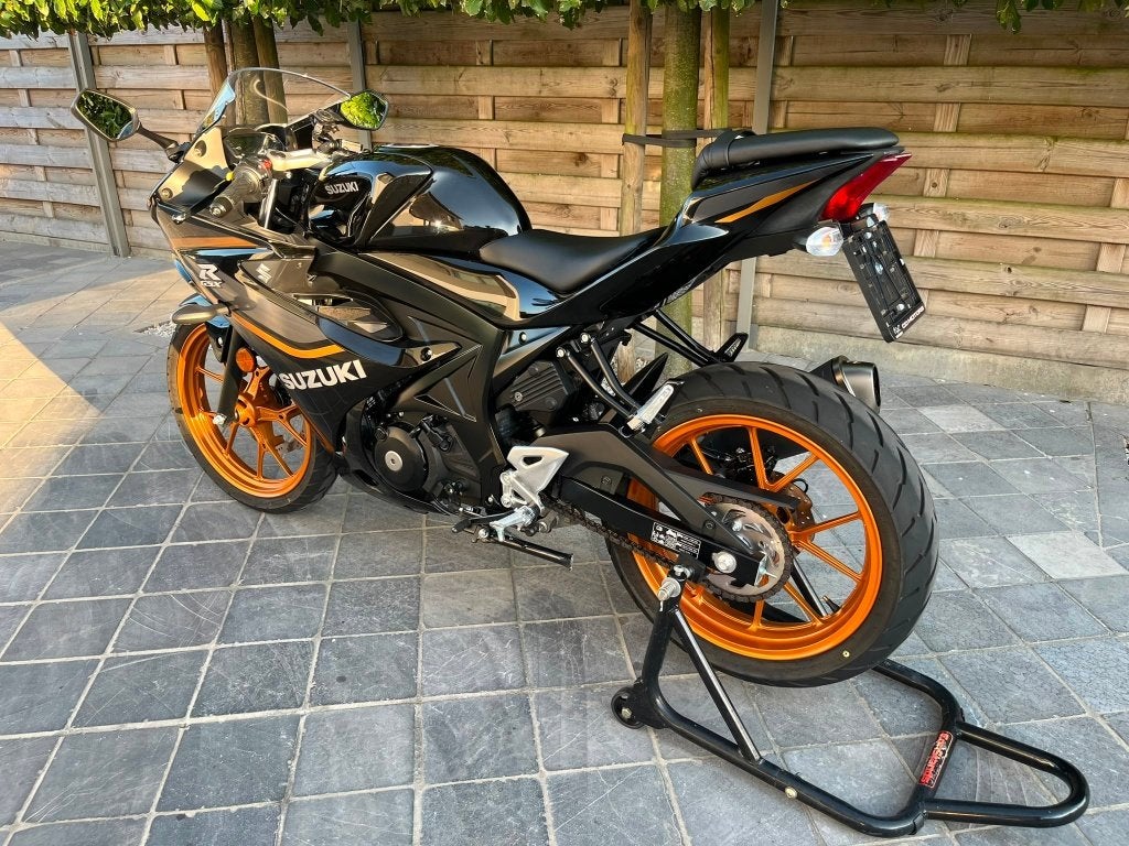 Suzuki gsx-r125cc **titan black**6/2026**4900km**, Motoren, Nieuw, Bedrijf, Sport, 11 kW of minder