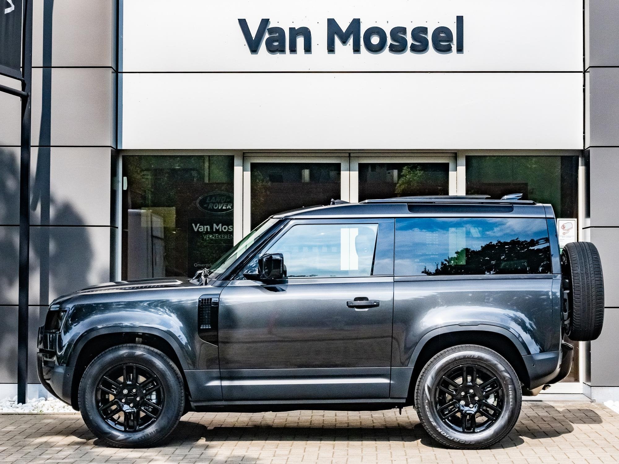 Land Rover Defender 90 D200 S AWD Auto. 26MY (bj 2026), Automaat, Zwart, Leder, 2339 kg