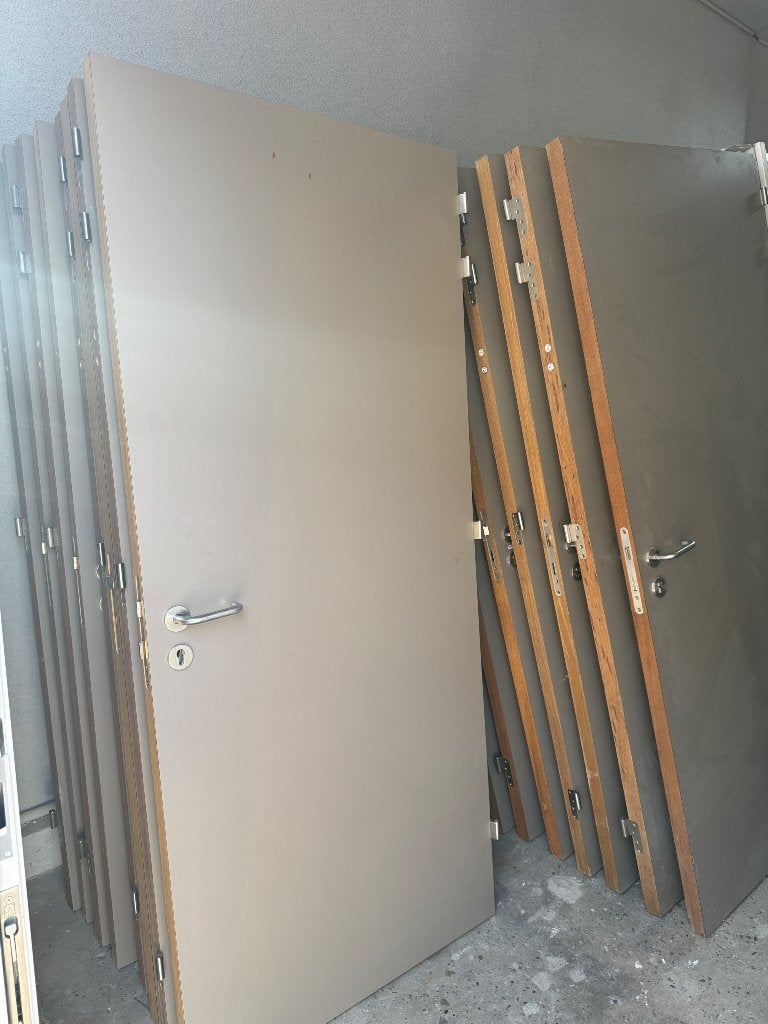 RF30 deuren met metalen frame en handgreep, Doe-het-zelf en Bouw, Ophalen, 80 tot 100 cm, Binnendeur, Zo goed als nieuw
