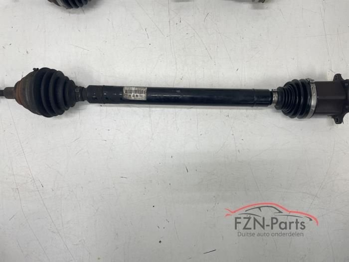 VW Passat B8 Aandrijfas Rechts-voor (3Q0407272AT), Enlèvement ou Envoi, Utilisé