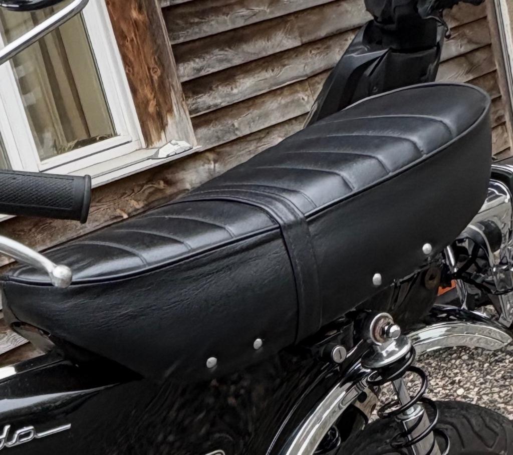 Zadel DAX skyteam origineel, Fietsen en Brommers, Ophalen, Gebruikt, Zadel