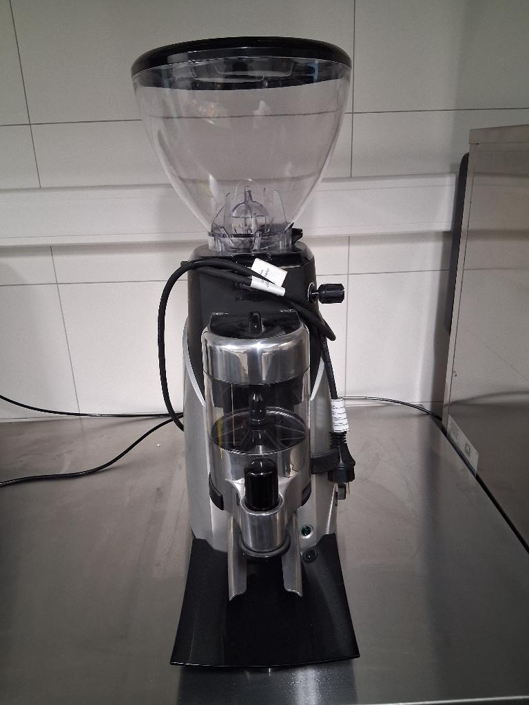 Casadio Theo 84 AUT koffiemaler (nieuw), Elektronische apparatuur, Ophalen, Koffiemolen