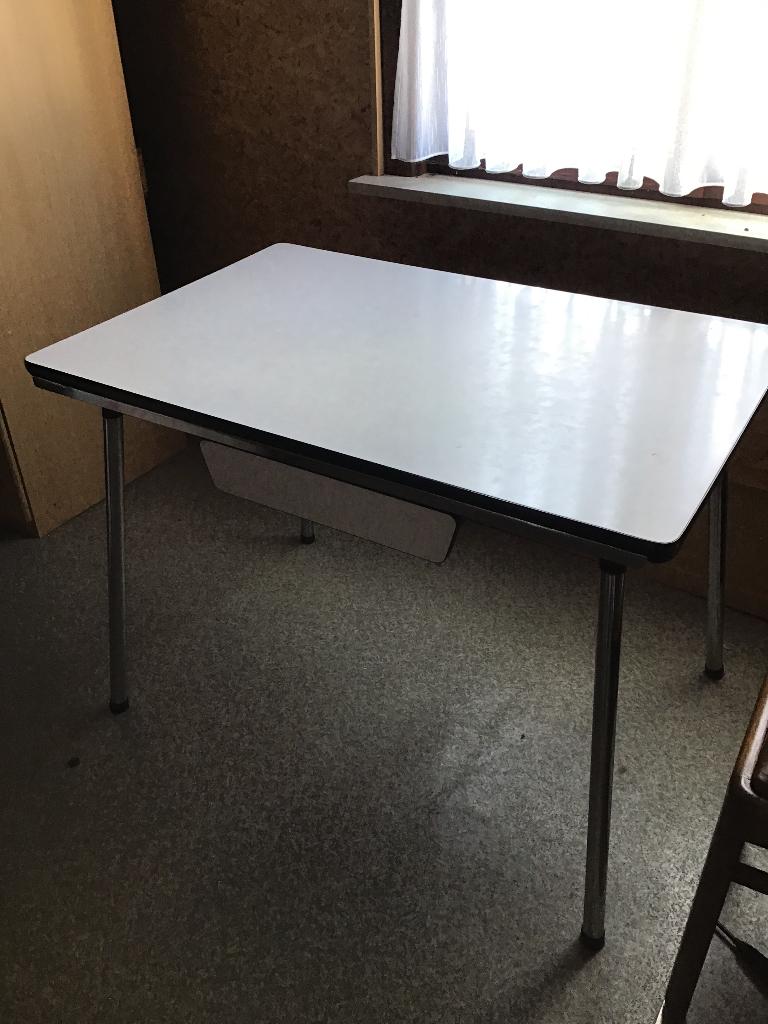 Vintage tafel, Enlèvement, Maison et Meubles