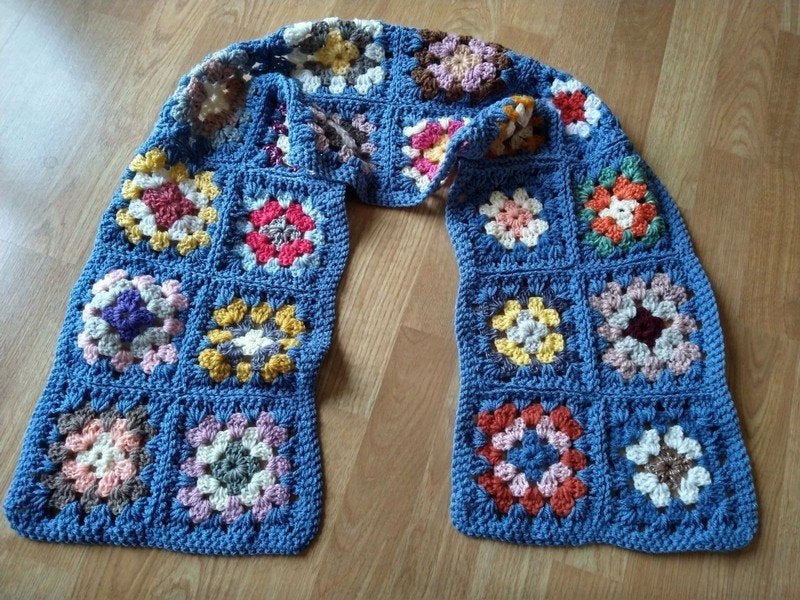 Nieuwe handgemaakte sjaal granny square shawl, Verzenden, Sjaal