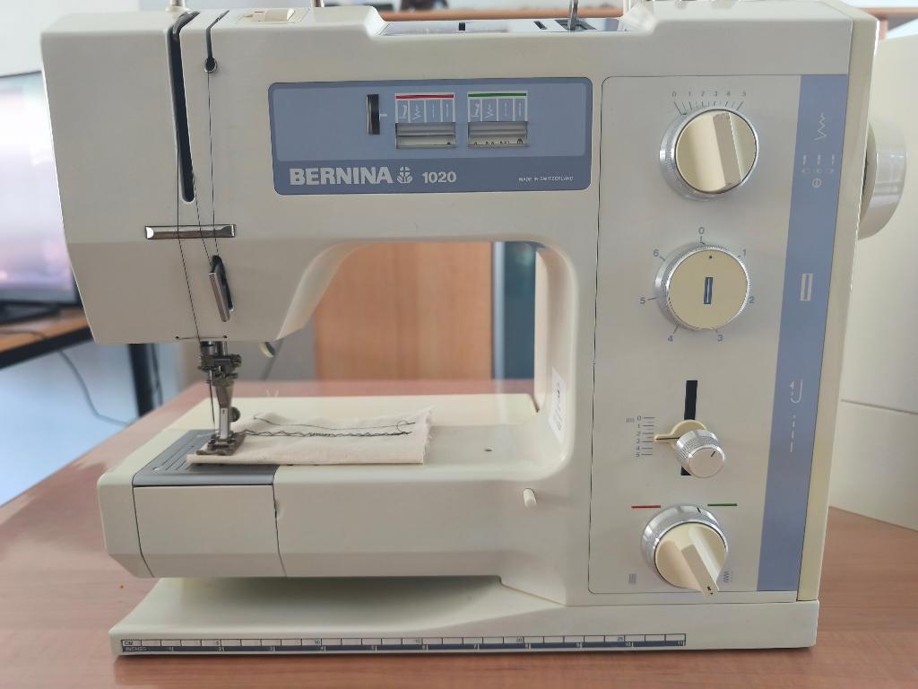 Bernina 1020 naaimachine, Hobby en Vrije tijd, Ophalen, Zo goed als nieuw, Naaimachine, Bernina