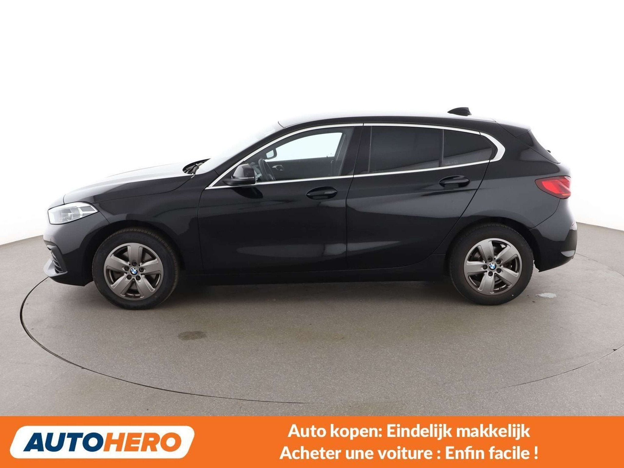 BMW 1 Serie 116 116d Advantage (bj 2023), Auto's, BMW, 116 pk, Zwart, 5 deurs, Bluetooth