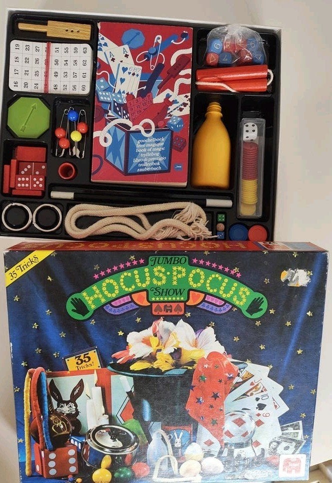 Goocheldoos met 35 trucs, Ophalen