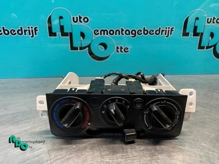 Panneau de commandes chauffage d'un Mazda Demio (Demio 97-), -, 3 mois de garantie, Mazda, Utilisé