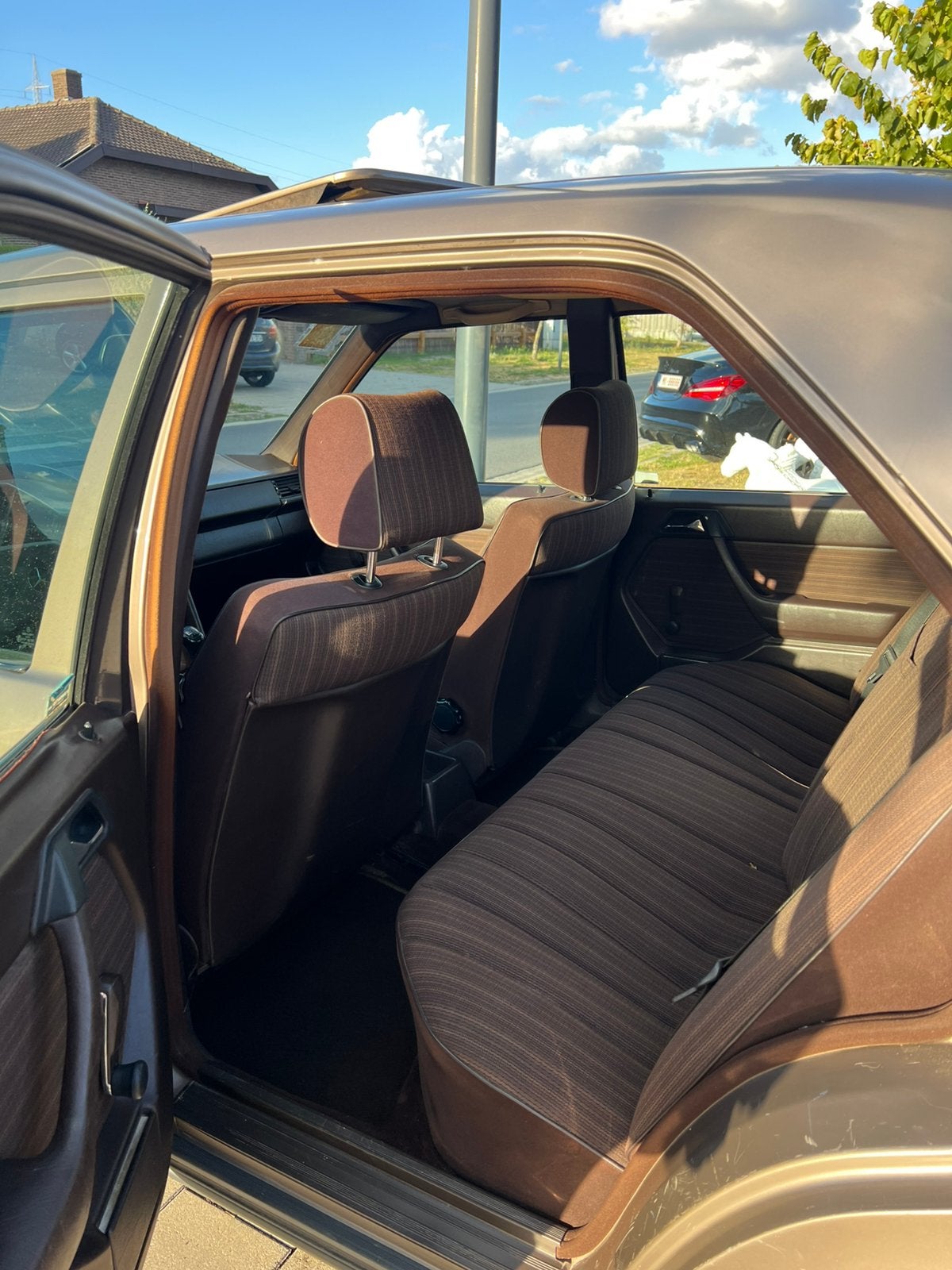 Mercedes E250D W124 (1988), foto 10