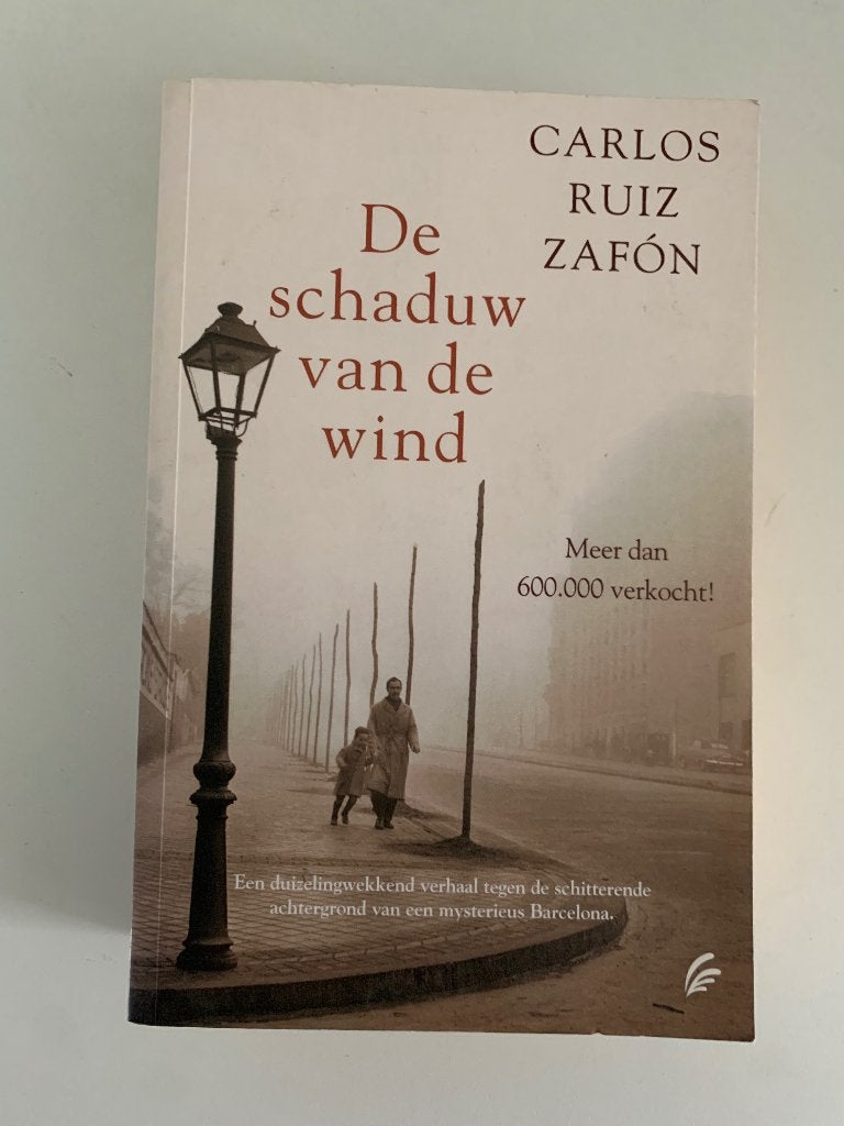 De schaduw van de wind, Carlos Ruiz Zafón, Boeken, Ophalen of Verzenden, Gelezen
