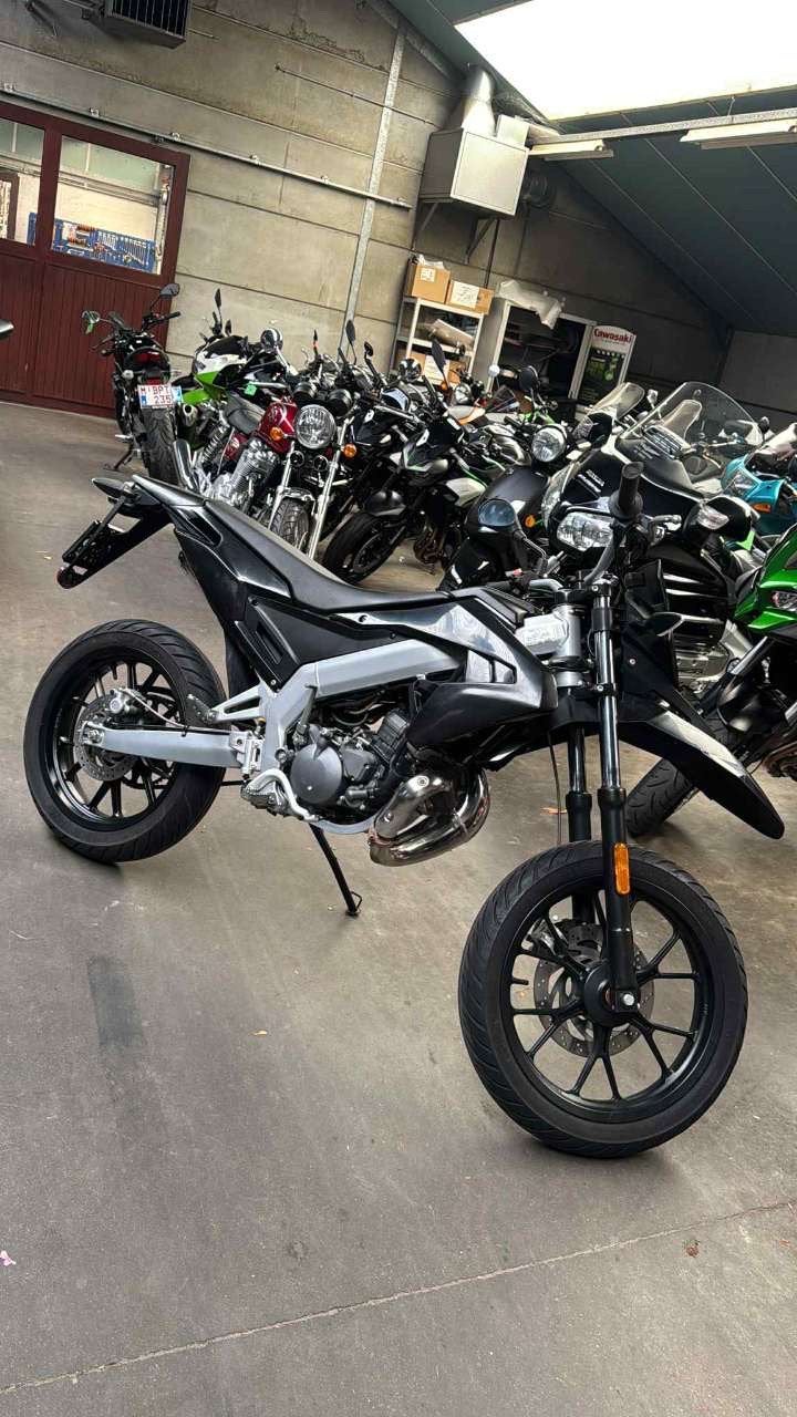 Aprilia sx50, Fietsen en Brommers, Brommers | Derbi, Ophalen, 50 cc, 5 versnellingen, Klasse B (45 km/u)