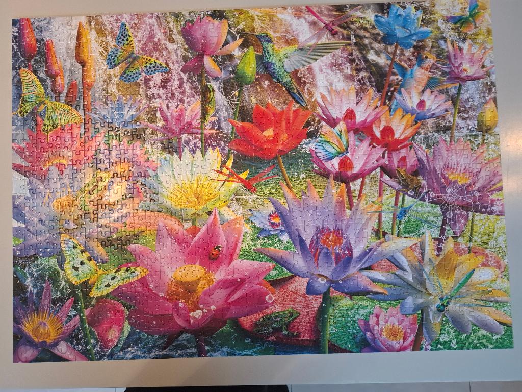 Puzzle Jumbo 1000 pièces Colourful Lillies, Enlèvement ou Envoi, 500 à 1500 pièces, Comme neuf, Puzzle