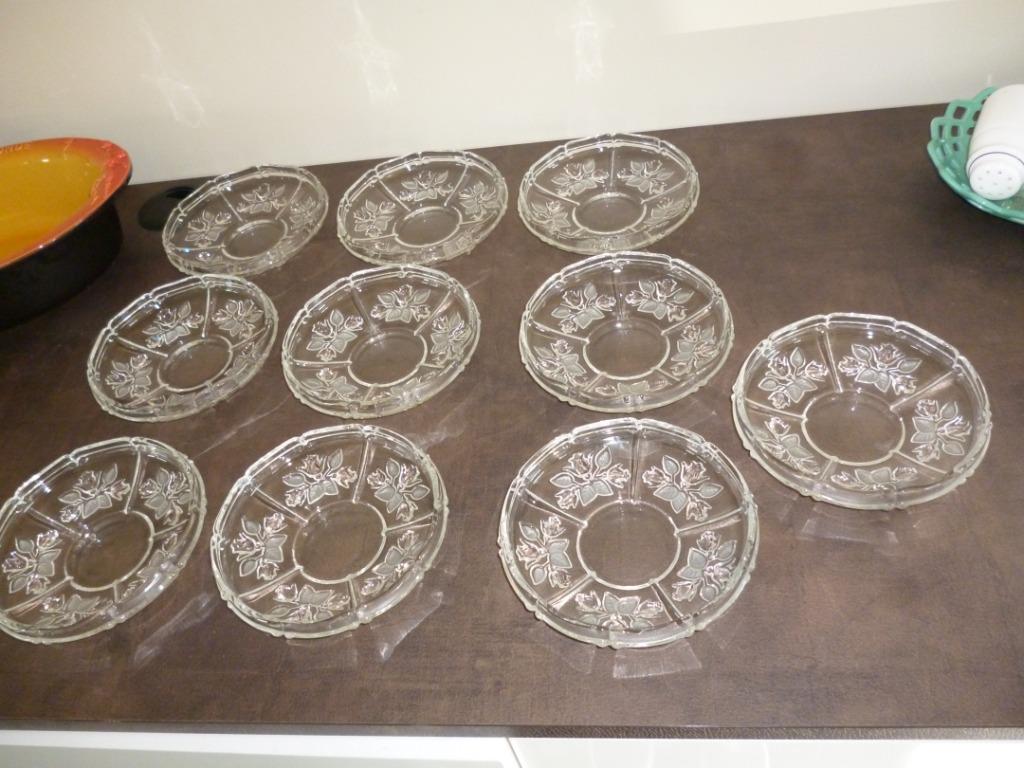 10 assiettes plats coupes en verre belle décoration fleurs, Enlèvement