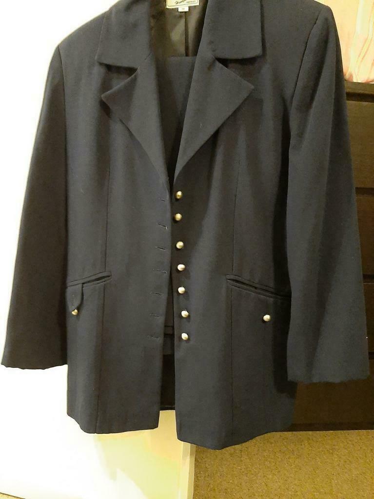 Tailleur bleu marine avec pantalon, Vêtements | Femmes, Enlèvement, Comme neuf, Bleu