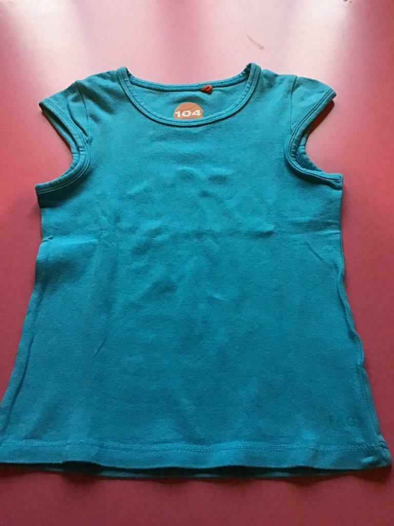 Lichtblauw t-shirtje korte mouw Fred en ginger mt 104, Ophalen, Zo goed als nieuw, Meisje, Shirt of Longsleeve