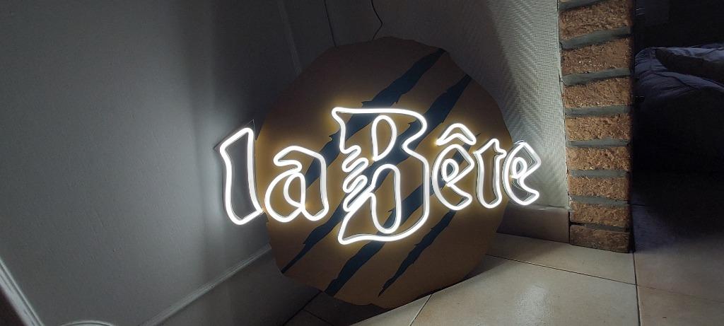 Enseigne lumineuse publicitaire la bière La Bête, Enlèvement ou Envoi, Neuf, Table lumineuse ou lampe (néon)