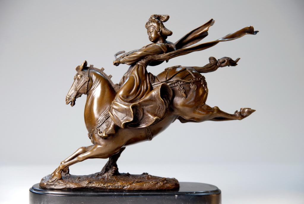 Magnifique bronze superbement ciselé. Signé Milo, Antiquités & Art, Art | Sculptures & Bois, Enlèvement ou Envoi