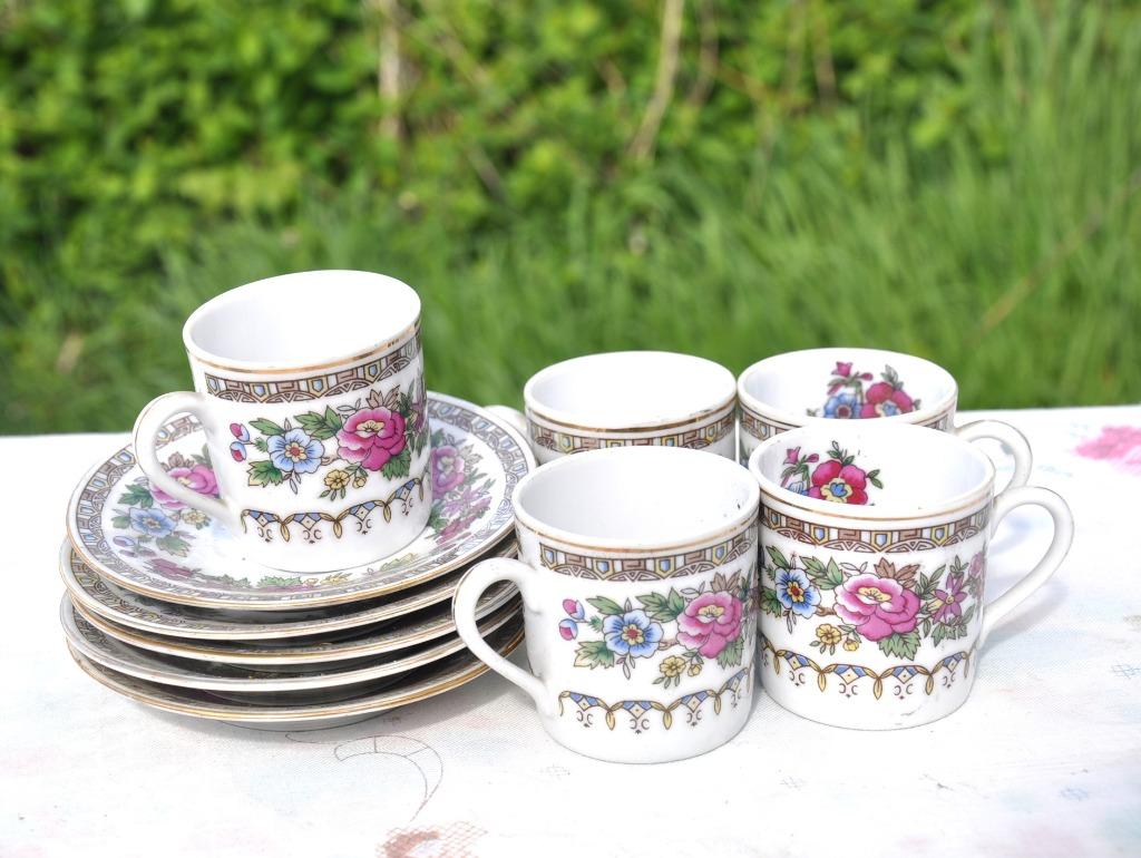 5 tasses avec 5 sous tasse café moka, Ophalen of Verzenden, Zo goed als nieuw, Porselein, Kop(pen) en/of Schotel(s)