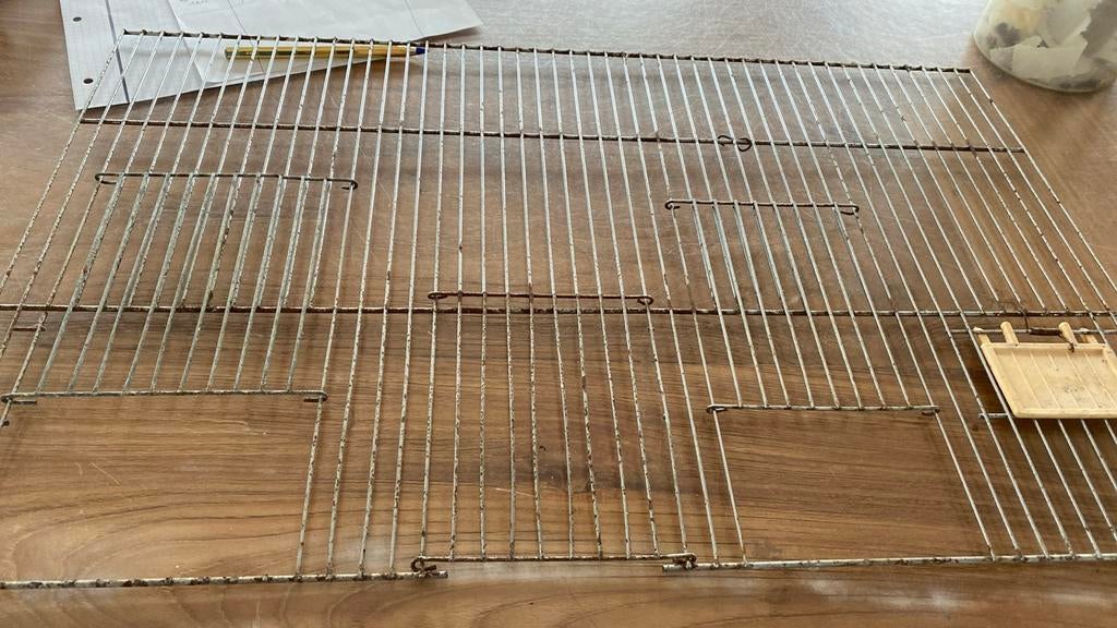 Ren voor vogelkooi kweekkooi 64 cm bx40 cm hoog. Met 2 deurt, Enlèvement ou Envoi, Utilisé, Métal, Cage d'élevage