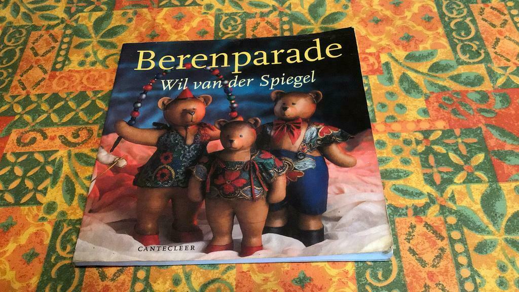 Berenparade (g), Boeken, Ophalen of Verzenden