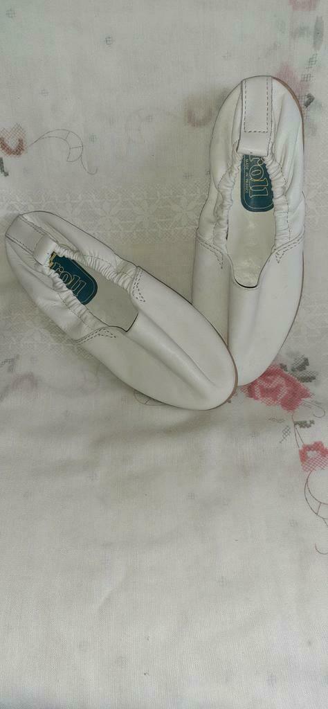 Paire de ballerine cuir blanc pt 32, Enlèvement ou Envoi, Neuf