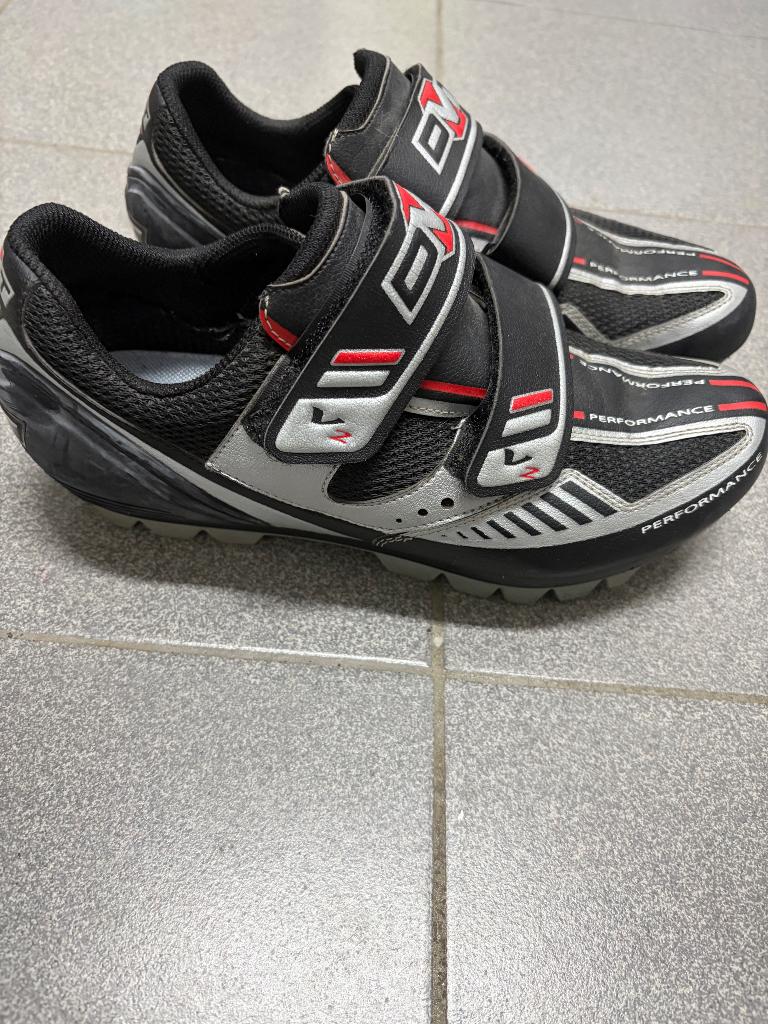Mtb schoenen dmt, Fietsen en Brommers, Fietsaccessoires | Fietskleding, Ophalen of Verzenden, Zo goed als nieuw, Kinderen, Schoenen