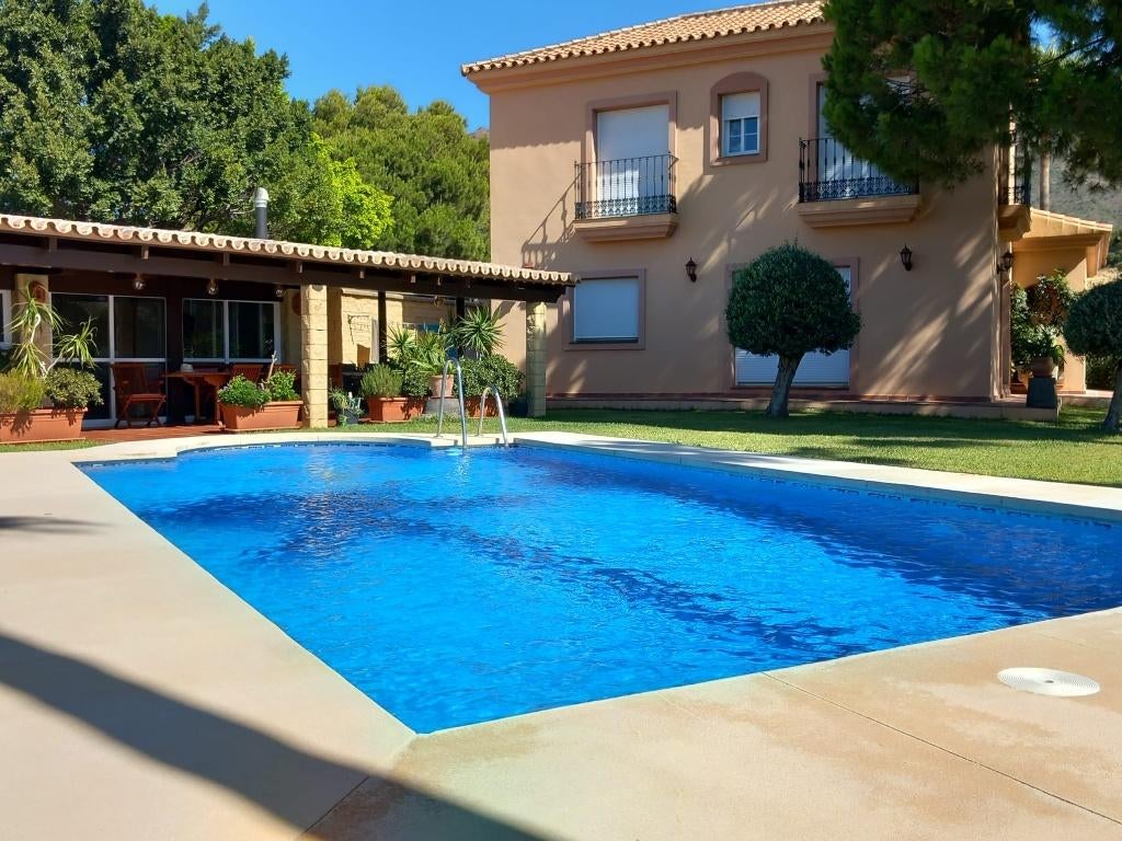 Finca équestre rustique avec vue sur la mer — Costa del Sol, Immo, Étranger
