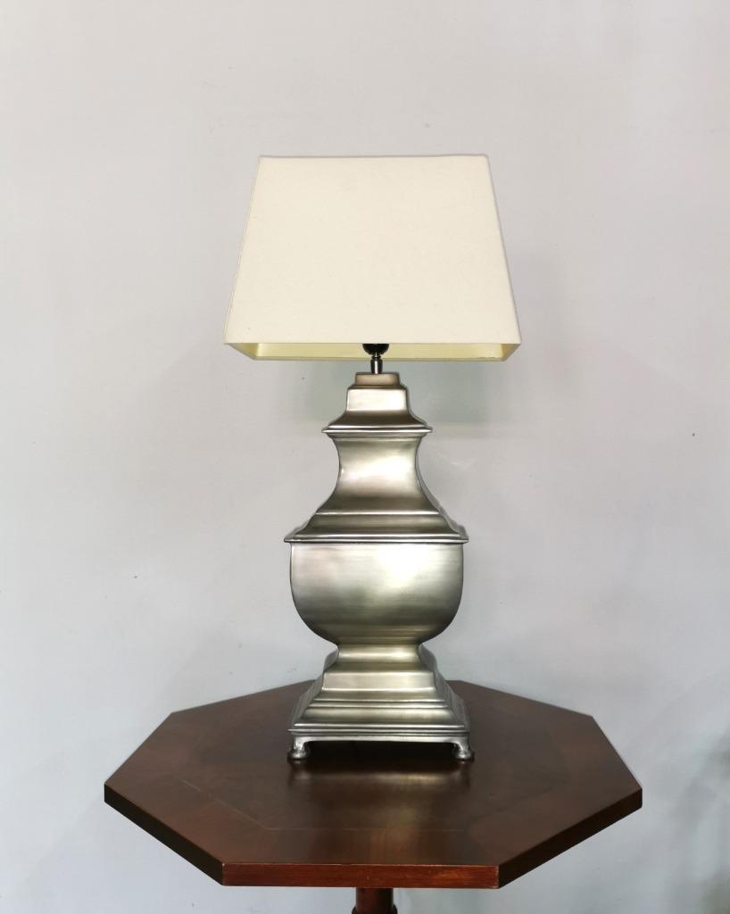 Nouvelle grande lampe  en étain avec abat-jour H 72 cm L 36, Enlèvement ou Envoi, Neuf, Métal, 50 à 75 cm