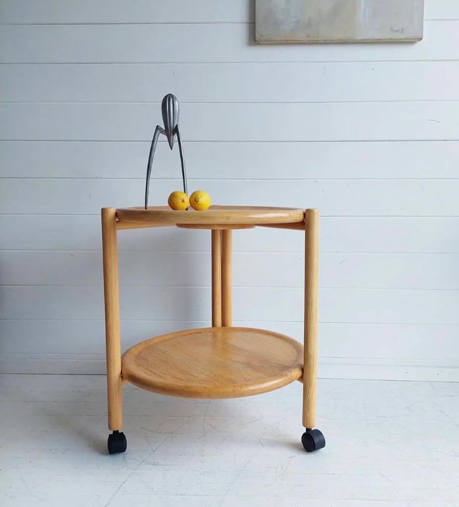Table à roulettes danoise au design vintage, Maison & Meubles, Enlèvement ou Envoi, Rond