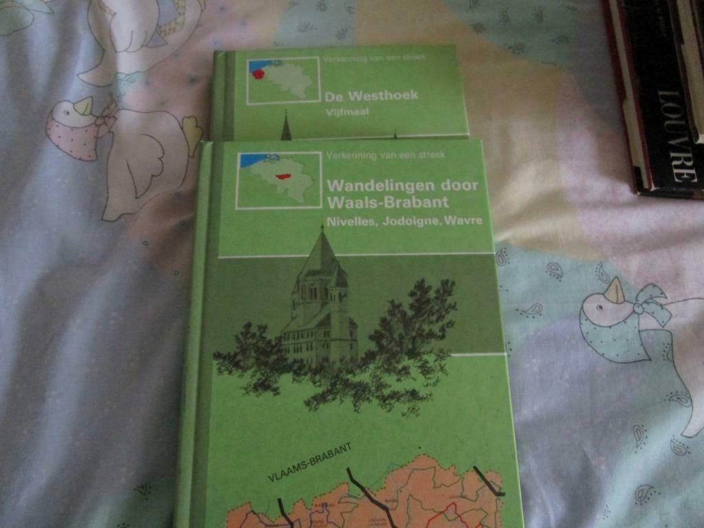 2 boeken over westhoek en waals brabant, Boeken, Ophalen, Zo goed als nieuw