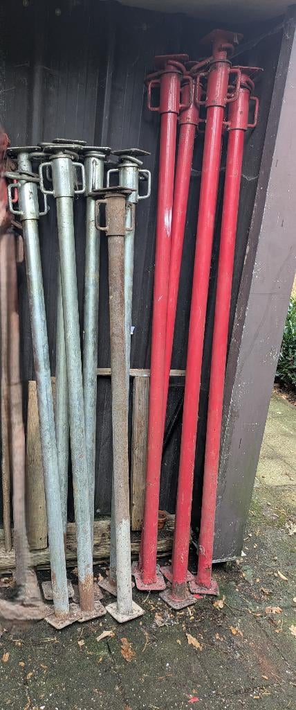 bouwstippen / stutten / bouwschoren / driepoten, Ophalen, Gebruikt