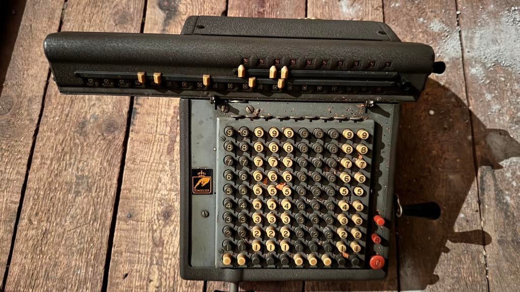 Monroe mechanische rekenmachine 1953, Ophalen