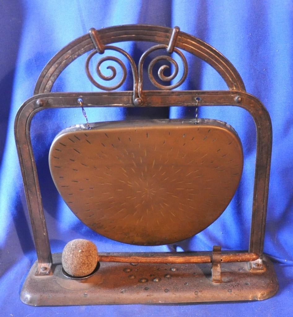 gong art deco de table en cuivre, Antiquités & Art, Enlèvement ou Envoi, Cuivre