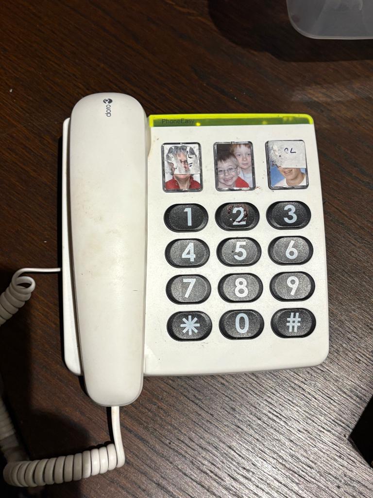 Vaste telefoon met grote toetsen, Telecommunicatie, Vaste telefoons | Niet Draadloos, Ophalen, Zo goed als nieuw