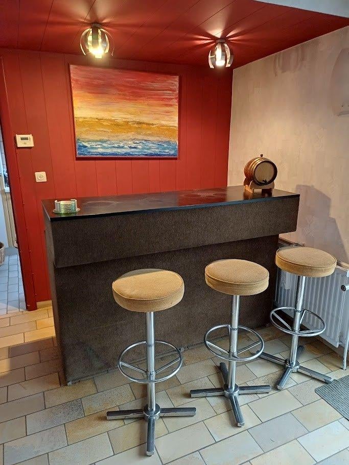 Bar en 3 krukken, Gebruikt, Met voetsteun, 3 krukken, Ophalen